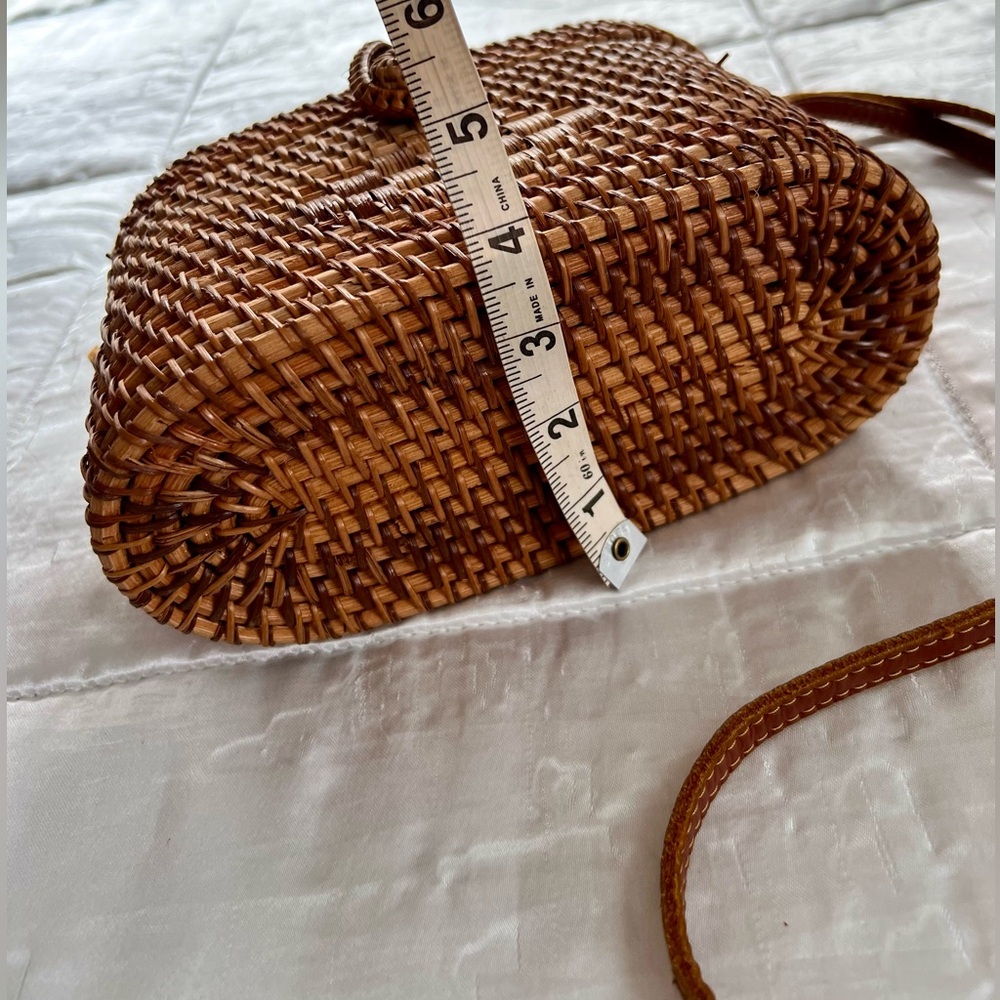 Handmade Rattan Camera Shoulder Bag – Boho Crossbody - Picture 8 of 15